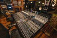 API Legacy Plus Console: All Discrete Console - Imagen 3