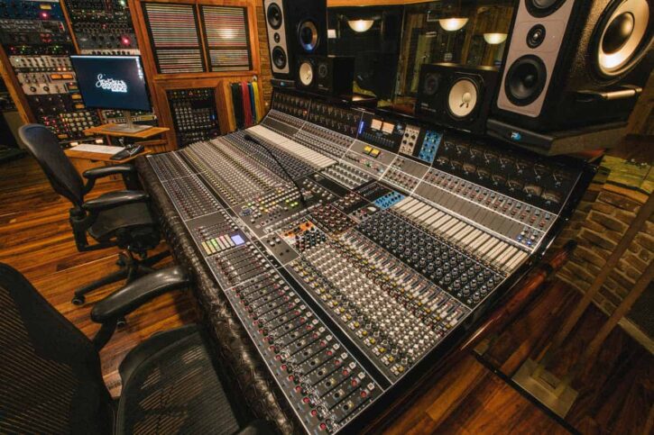 API Legacy Plus Console: All Discrete Console - Imagen 3