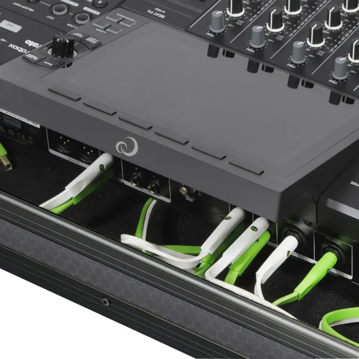Flight case Sistema DJ Todo en uno Alphatheta XDJ-AZ Negra (Ruedas) - Imagen 2