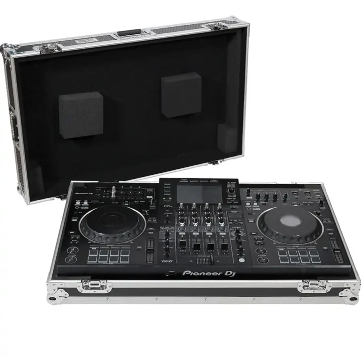 Flight case Bajo perfil para Pioneer XDJ-XZ (Plata) Ruedas - Imagen 1