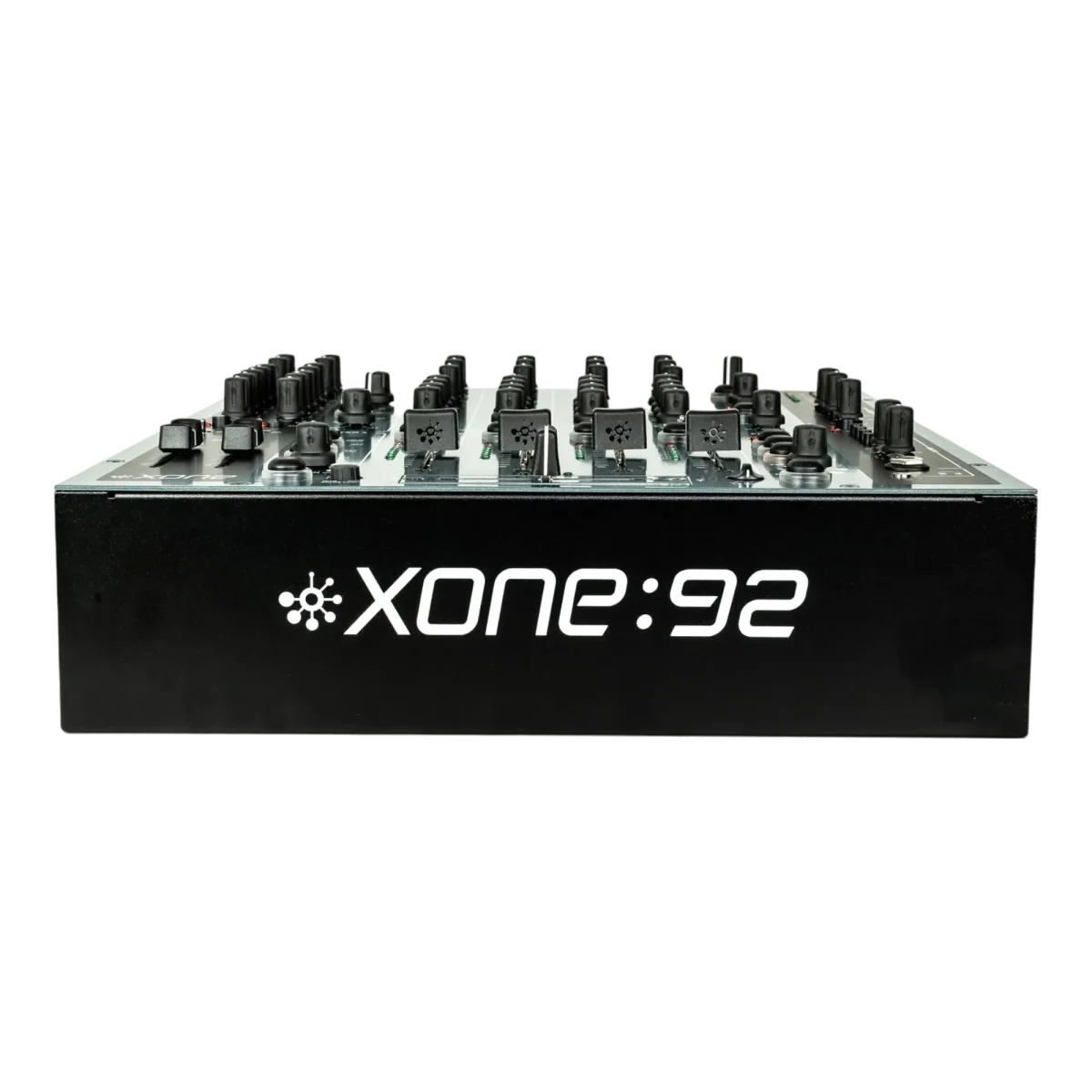 Allen & Heath Xone 92 MK2 — vista frontal 2