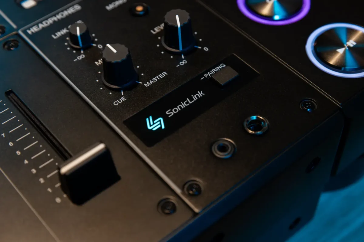 DJM-V5 vs DJM-V10: Cuando 5 es más de la mitad de 10 3